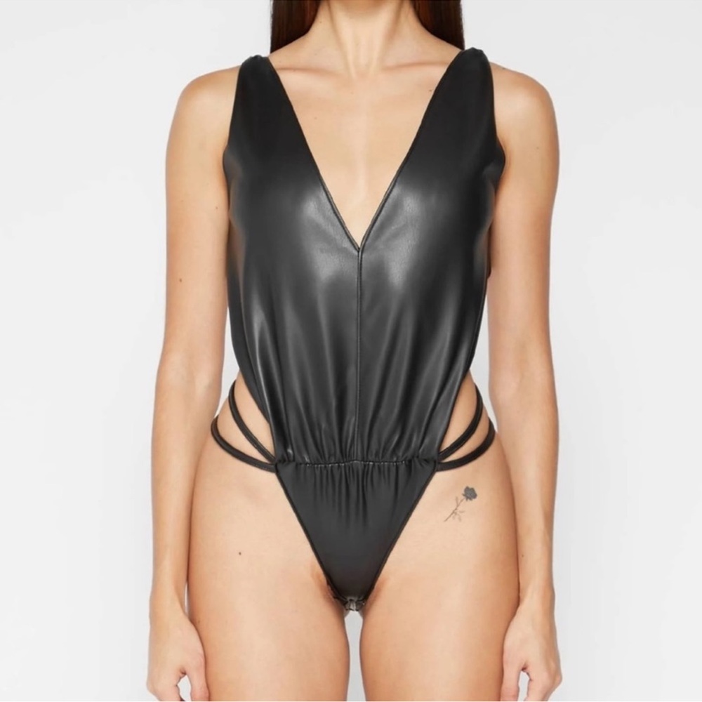 NWT Maniere De Voir Leather Thong Bodysuit - Black Size US 6
